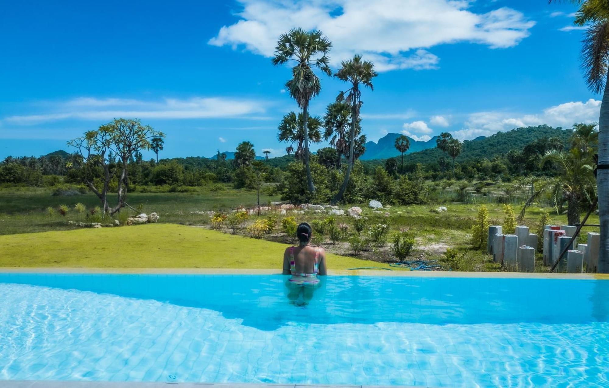 ホテル Baan Mahasamut Pranburi サムロイヨット エクステリア 写真